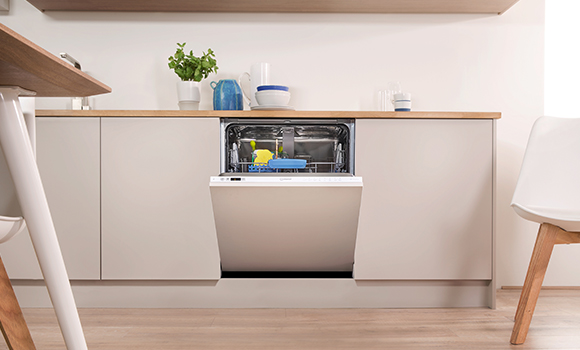indesit-dishwashing